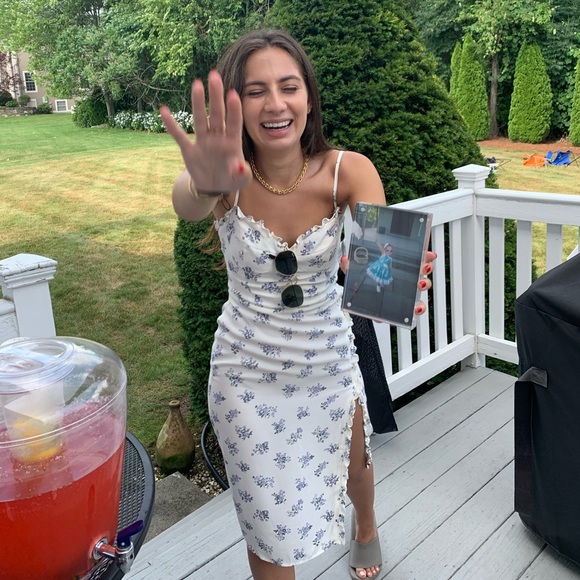 Meet your Posher, Carly - Picture 4 of 5